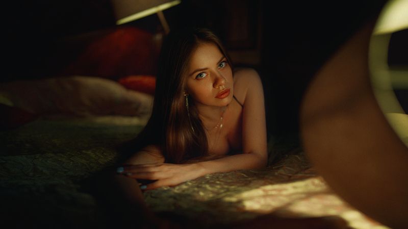 Портрет, интерьерная съемка, на кровати, indoor, art, portrait Nastya 2021photo preview