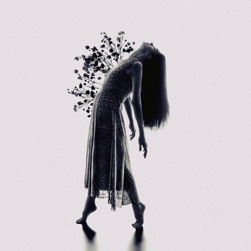 PERSON,EMOTION,MODEL,FEMALE,GIRL,WOMAN,DARK,FEELING,LIGHT,SHADOW,STUDIO,CLOSED EYES, SILHOUETTE, FİNE ART, FLOWERS, CONCEPTUAL, PORTRAIT The Heart of Springphoto preview