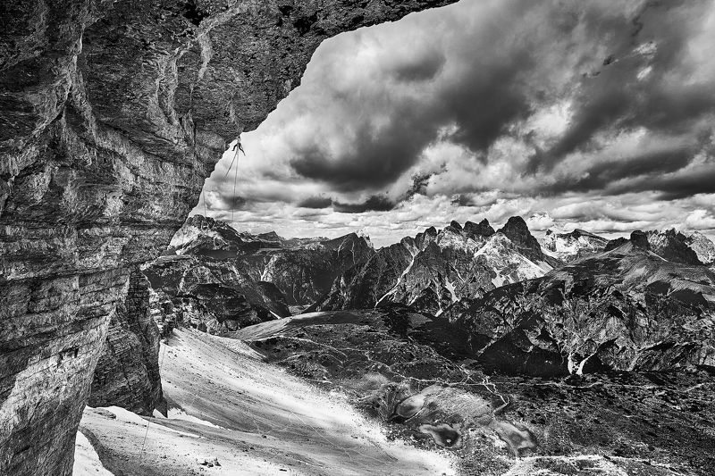 climbing climber dolomites bw mountains alpine alpinist Pan Aromaphoto preview