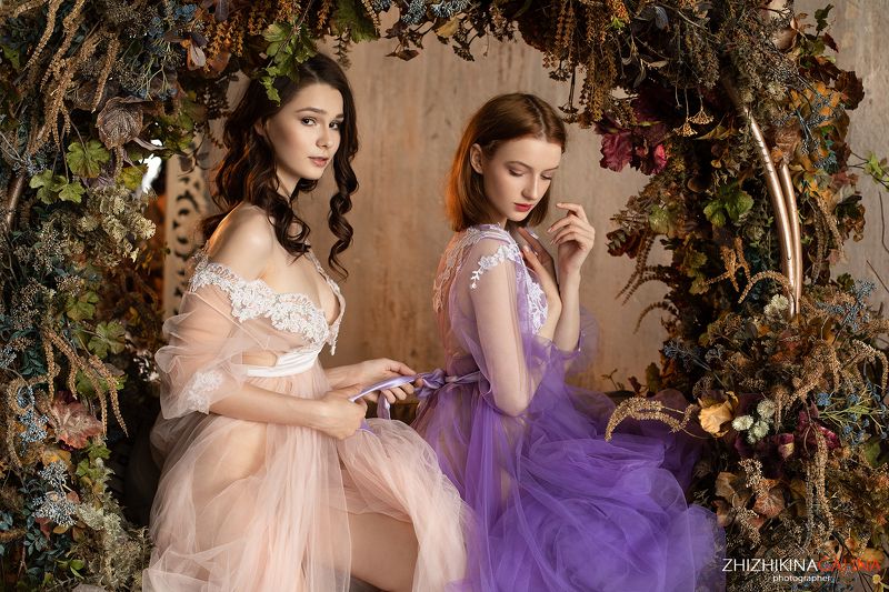 девушки, портрет, лицо, прикосновение, girls, face, portrait, girl, нежность, руки, будуар Соблазнphoto preview