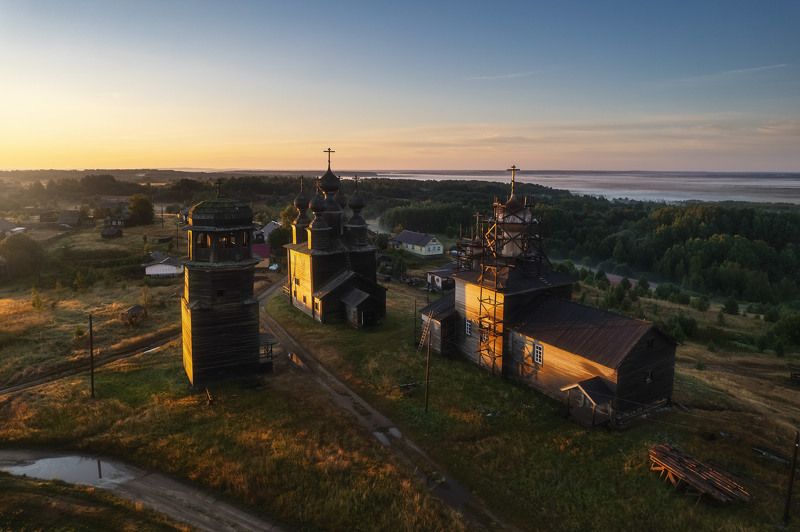 россия, архангельская область, русский север, ворзогоры, онежский район, белое море, пейзаж, природа, церковь, лето, рассвет, погост, церковь, деревянное зодчество Ворзогорыphoto preview