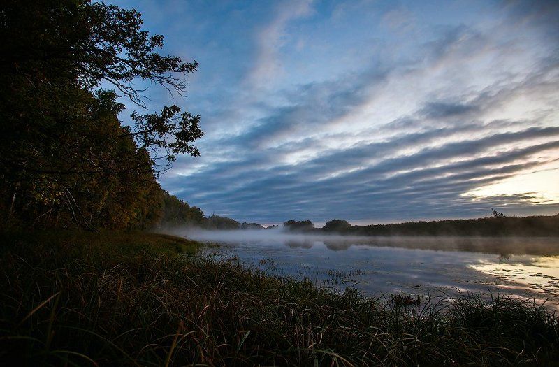 Утро на рекеphoto preview