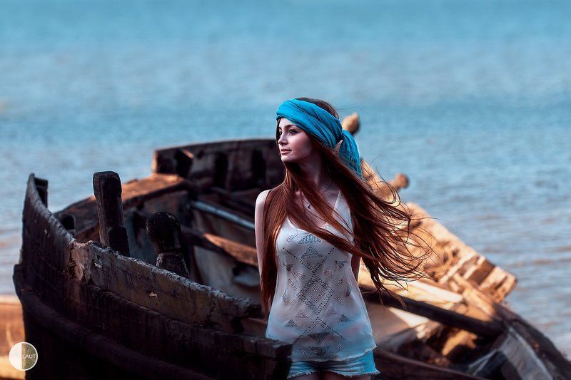 Софья в лодкеphoto preview