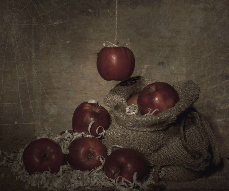 натюрморт,яблоки В кладовке....photo preview