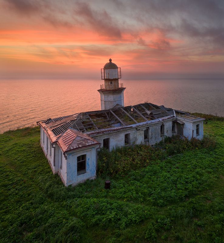 сахалин, маяк жонкиер, александровск-сахалинский Сахалин. Маяк Жонкиерphoto preview
