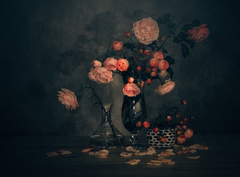 Натюрморт с чайными розамиphoto preview