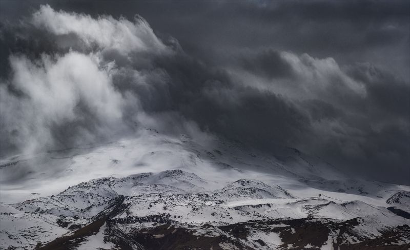 Штормит на Эльбрусе.photo preview