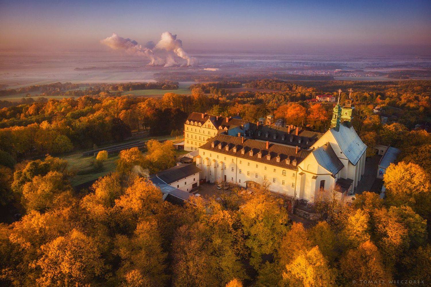 landscape, poland, light, autumn, awesome, amazing, sunrise, sunset, lovely, nature, travel, drone, trees, orange, shadows, dji, castle, colors, chimney, Tomasz Wieczorek