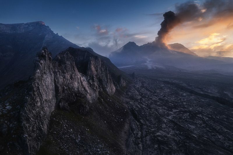 россия, камчатка, камчатский край, дальний восток, вулкан, извержение вулкана, лава, шивелуч, пейзаж, природа, рассвет, пепел, дым Извержениеphoto preview
