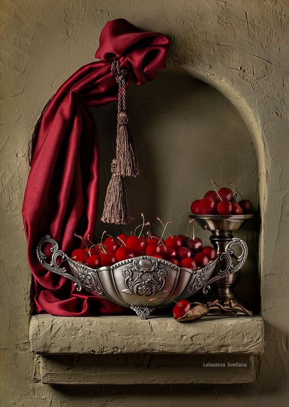 черешня,ниша,натюрморт С черешней в нишеphoto preview