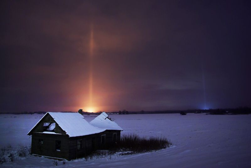 Light pillars, night, Lithuania, winter, snow, cold weather, ice *photo preview