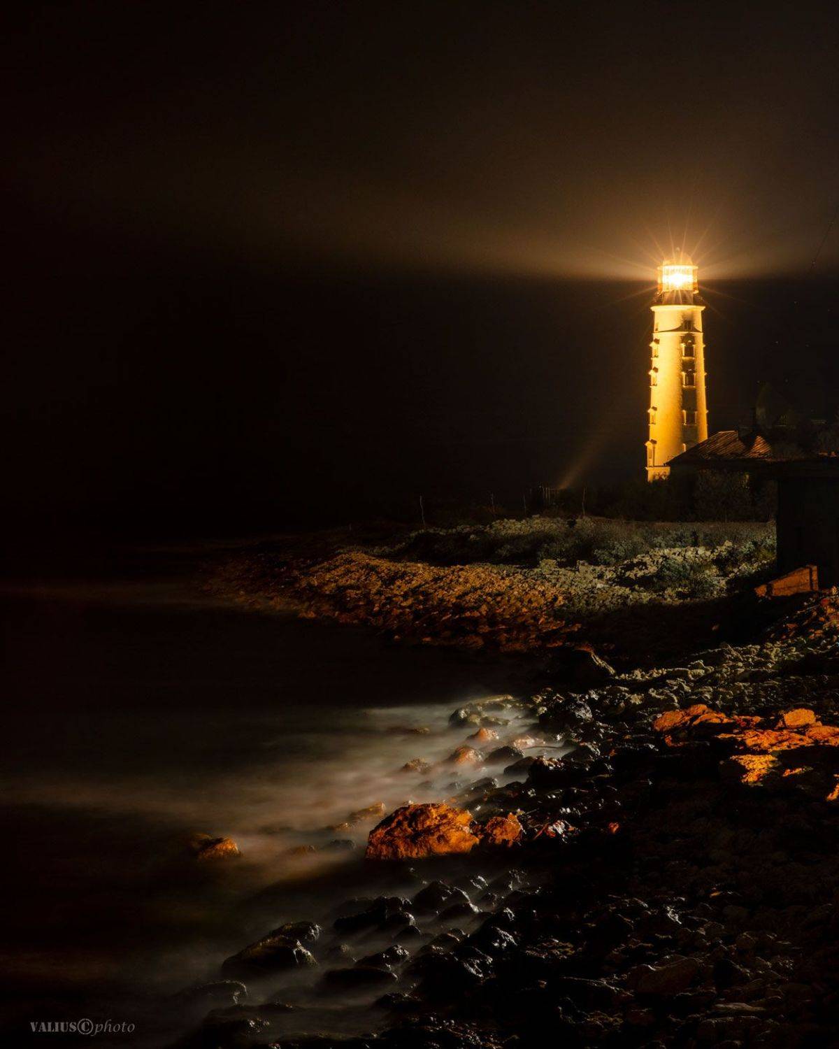 Херсонесский маяк. Автор: Valius маяк, крым, россия, ночь, закат, Valius