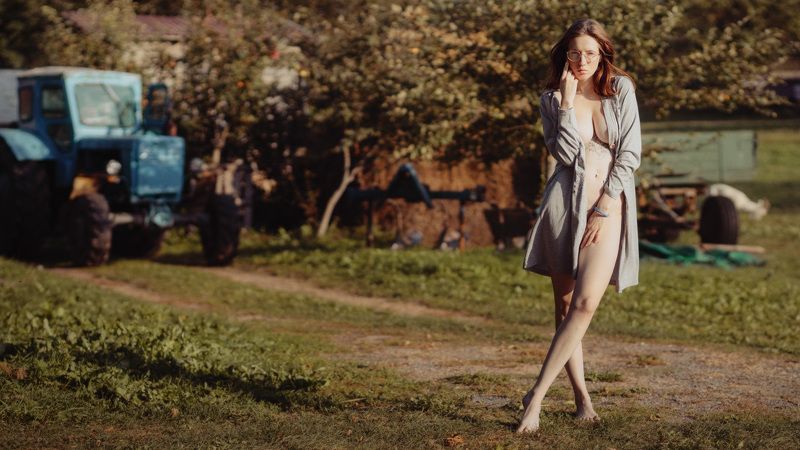 Farm Girlphoto preview