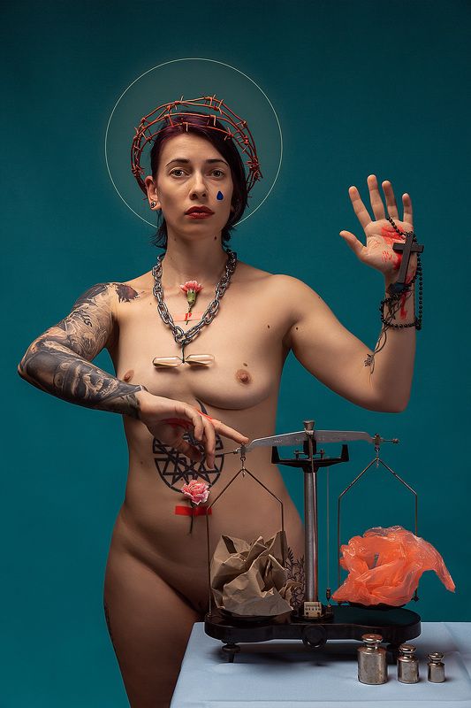 ню О чём плачет Мадоннаphoto preview