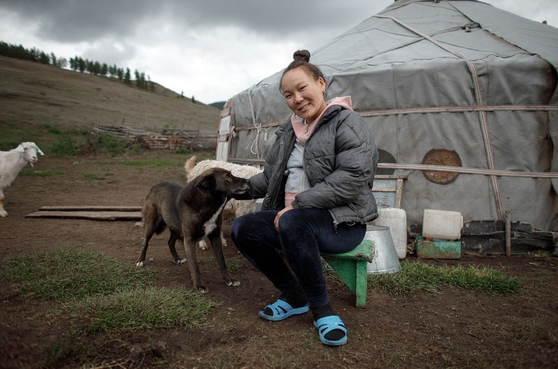 Тувинская девушкаphoto preview