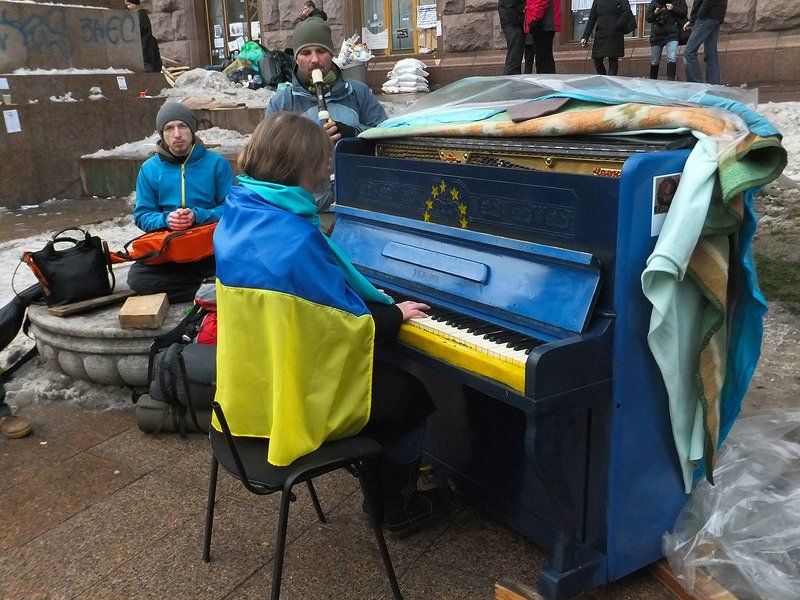 СЕГОДНЯ 01.03.14 АГРЕССОР ПУТИН ОБЪЯВИЛ УКРАИНЕ ВОЙНУphoto preview