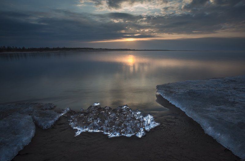Последний закат зимы. Ледоход на Гауеphoto preview