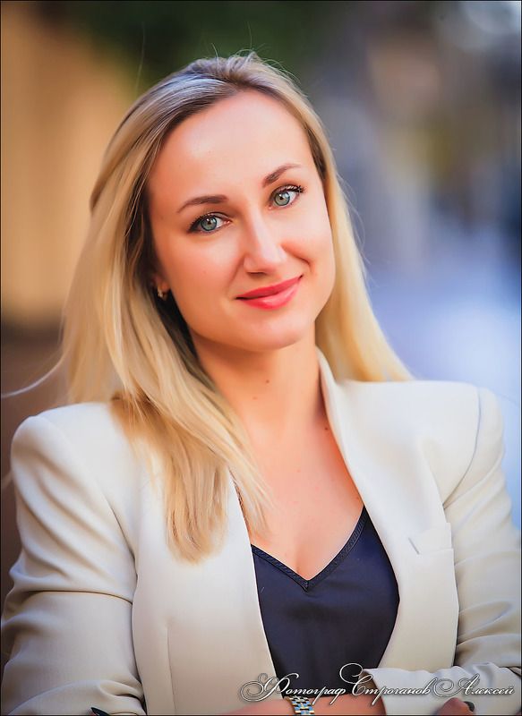 фотограф в испании, фотосессия в торревьеха, фотосъемка в испании, портрет, фотограф в торревьеха, блондинка, фотосессия в испании, девушка, фотограф в аликанте Портрет красивой девушки Олиphoto preview