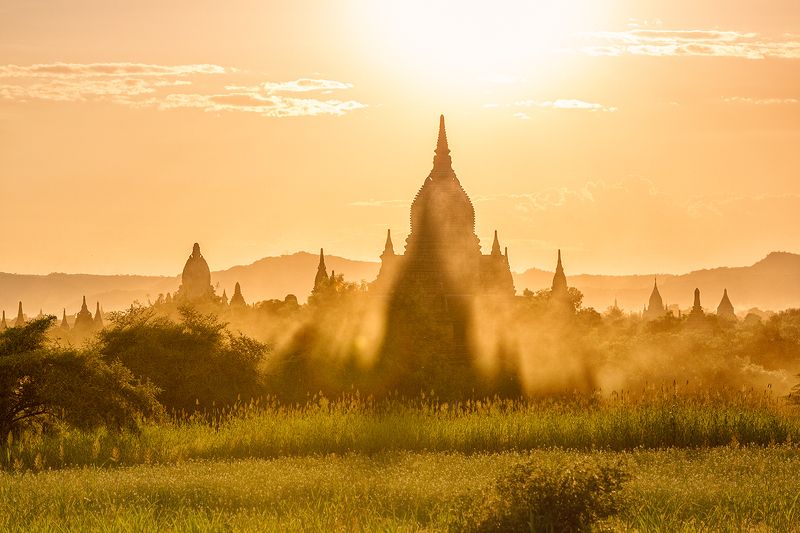 Закат в Баганеphoto preview