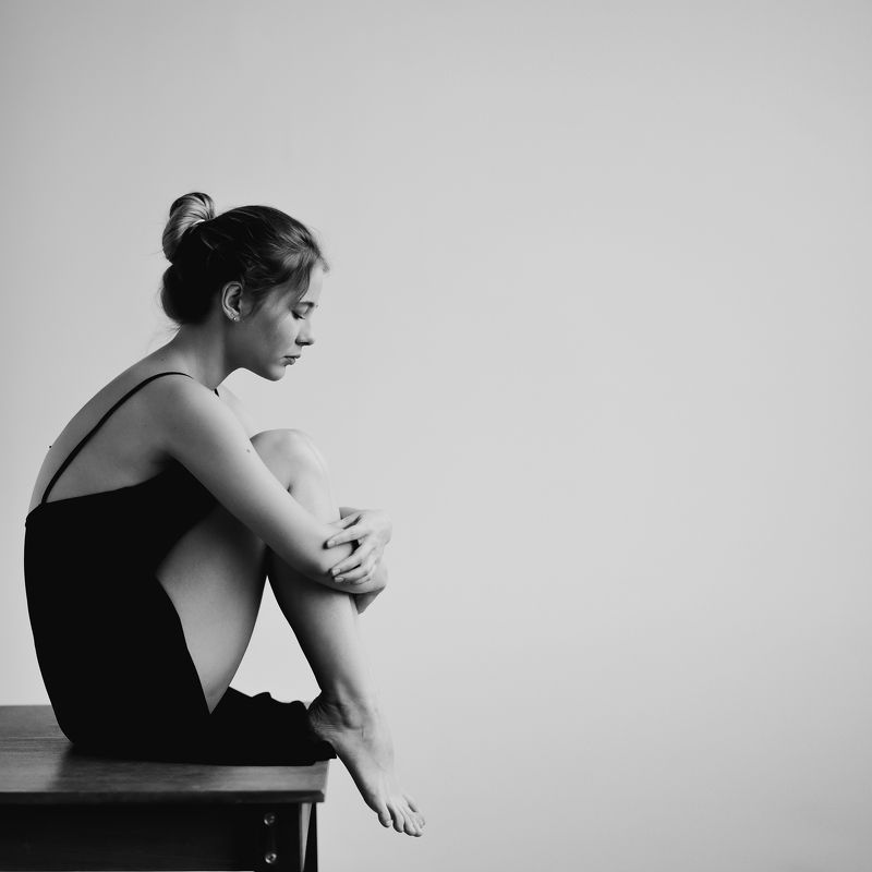 девушка,портрет,студия Loneliness (Одиночество)photo preview