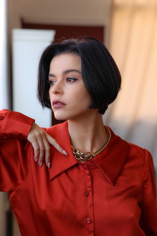 девушки,  портрет, красный Poliphoto preview