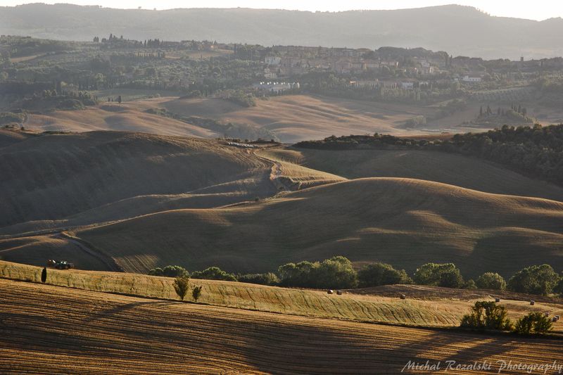tuscany, ,italy, ,hills, ,shadows, ,town, ,harvest, ,light, ,trees, ,fields Harvest in Val\'d Orciaphoto preview