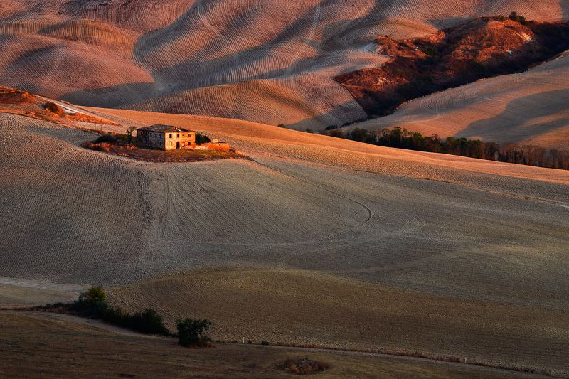 tuscany, crete senesi, house, autumn, morning, sunrise, light, field, Casaphoto preview