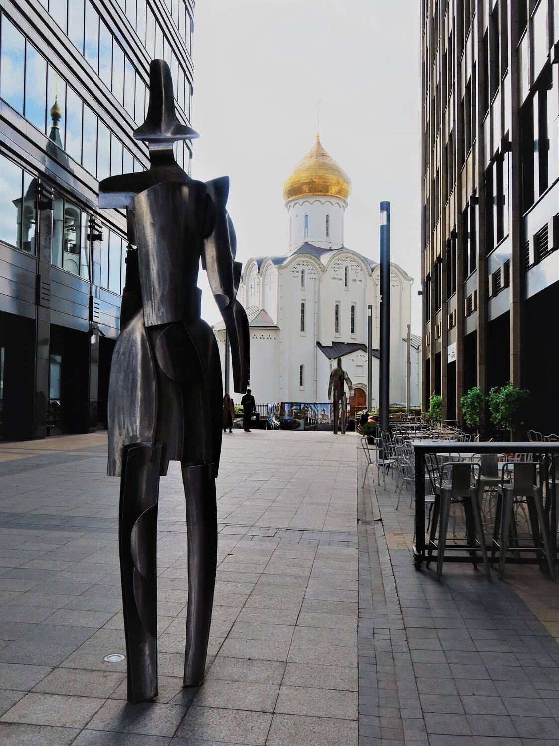 Новые переулки Москвы. Автор: Галина Козлова архитектура,город,москва,храм,скульптура, Галина Козлова