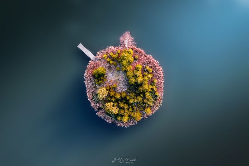 island, aerial, autumn, forest, water, Nature clockphoto preview