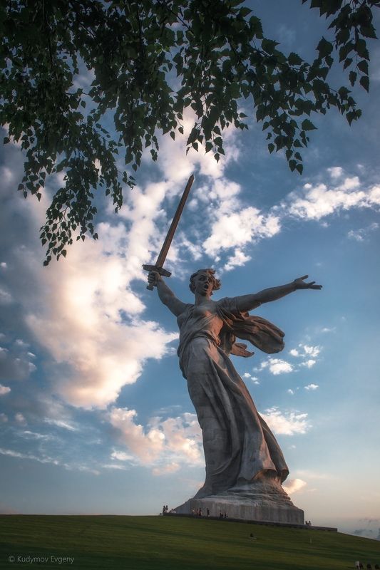 волгоград, родина-мать Скульптура «Родина-мать зовёт!»photo preview