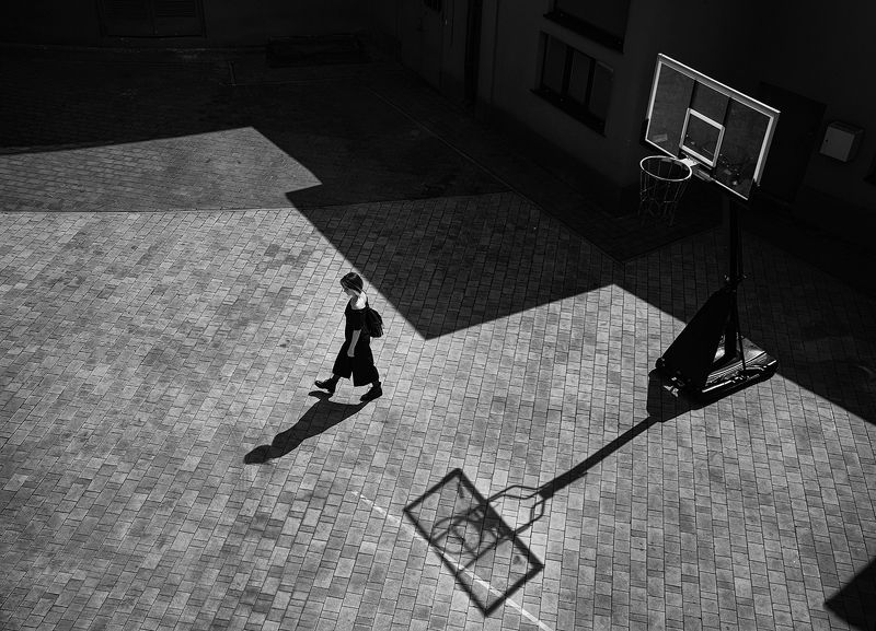 уличная фотография, стрит, Рассекая знойphoto preview