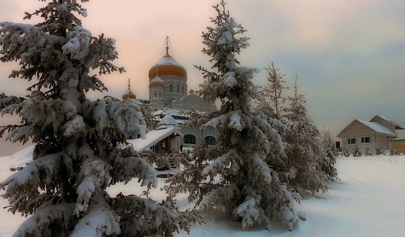пермский край, гора белая, свято николаевский мужской монастырь,крестовоздвиженский собор Свято - Николаевская обитель...photo preview
