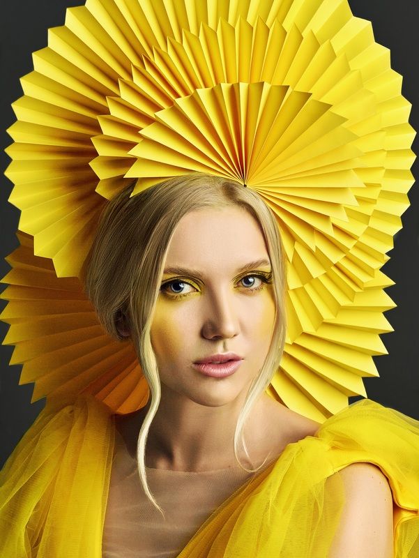 pantone, fashion, portrait, female portrait, illuminating yellow, фешн, портрет, женский портрет, желтый Pantone queenphoto preview