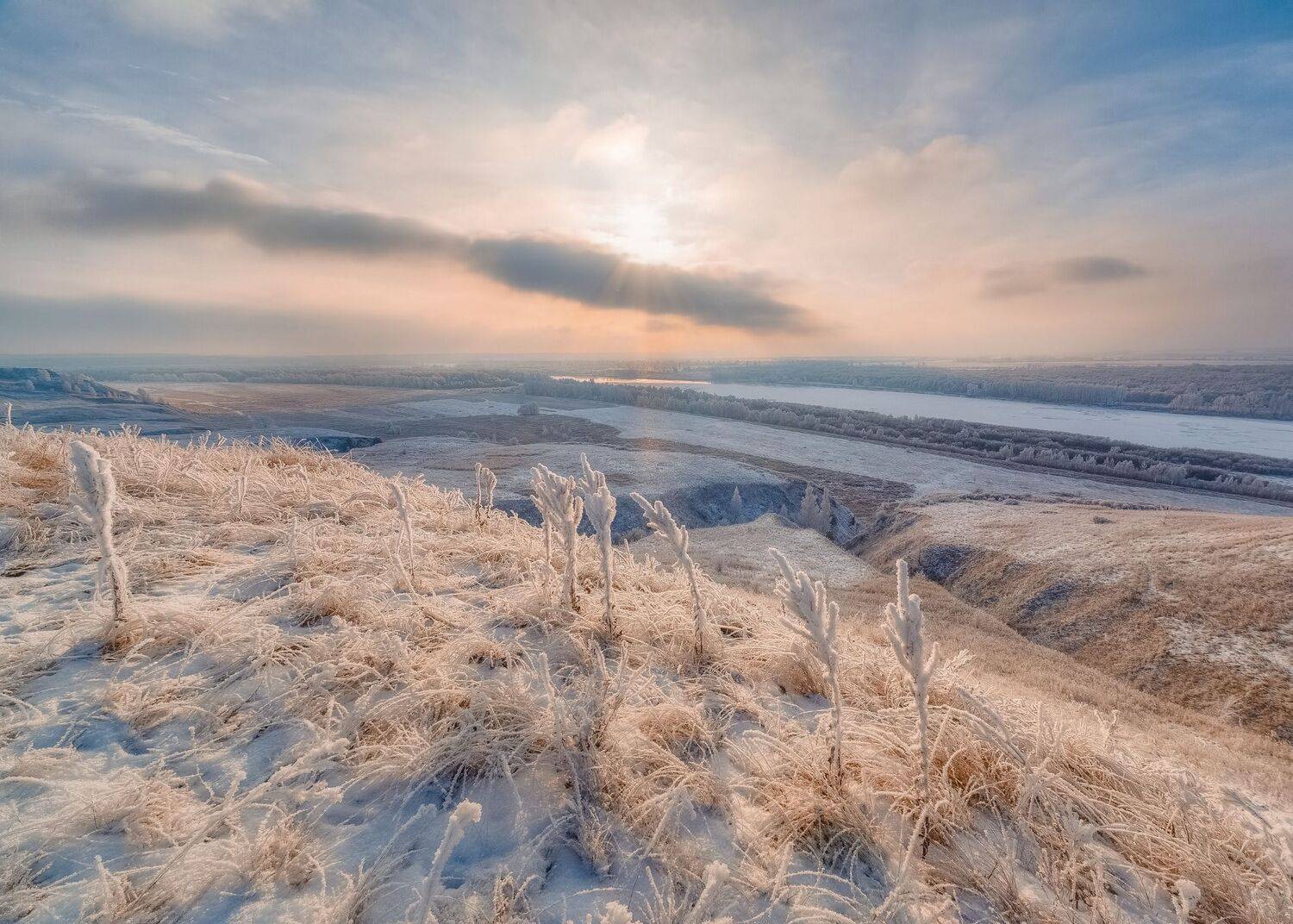 Светит солнце из-за тучки. Автор: Алексей Никитин , Алексей Никитин