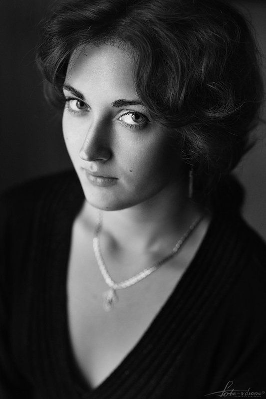 Foto-vdvoem, Взгляд, Взгляд девушки, Девушка, Женственность, Очарование, Портрет, Портрет девушки, Портретная съемка, Портретная фотосъемка, Фото вдвоем, Фото девушки, Фото-вдвоем, Черно-белая фотография, Черно-белое, Черно-белое фото, Черно-белый портрет Анастасияphoto preview