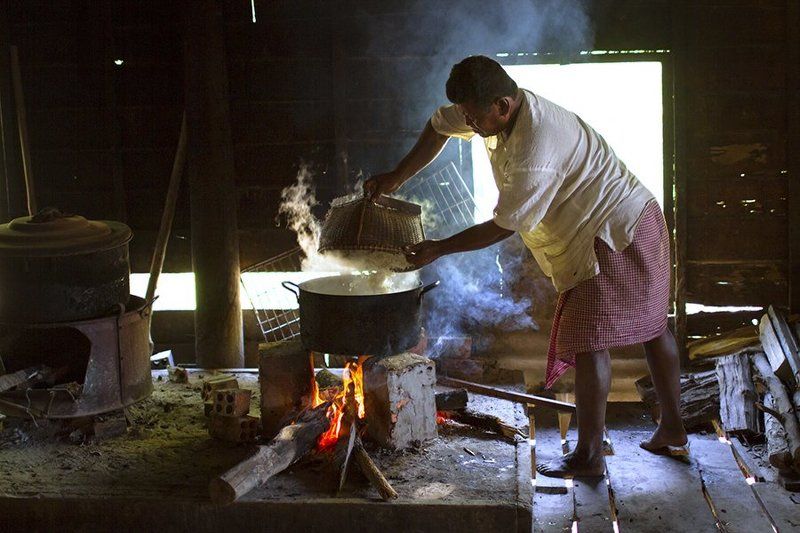 камбоджа, жанр, жанровый портрет, аутентичность, репортаж варить рис фото превью