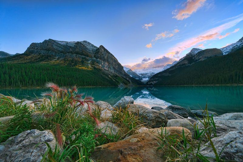 закат на озере Луизыphoto preview