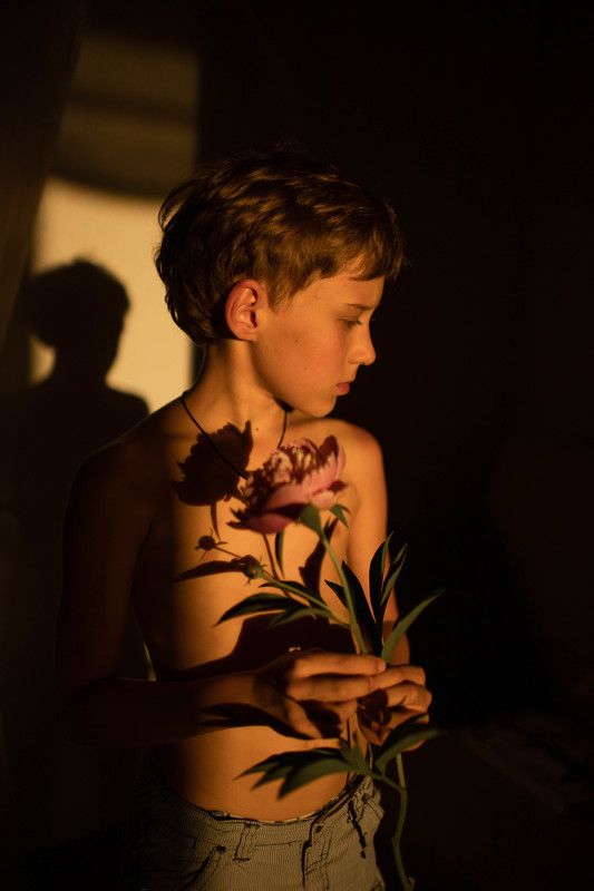 Портрет, лето, пионы photo preview