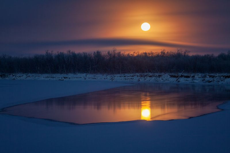 пейзаж север зима мороз закат луна Луна как солнце, и Солнце как Лунаphoto preview