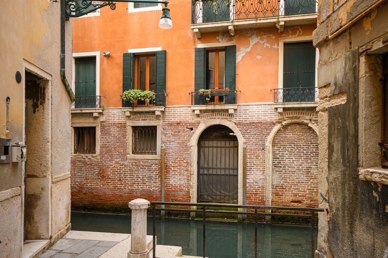 Venetian streetphoto preview