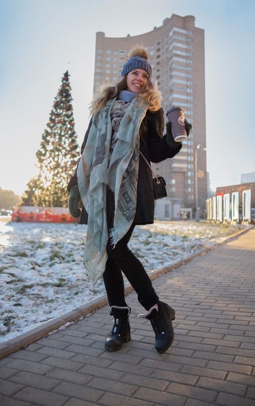 Маша с ёлочкойphoto preview