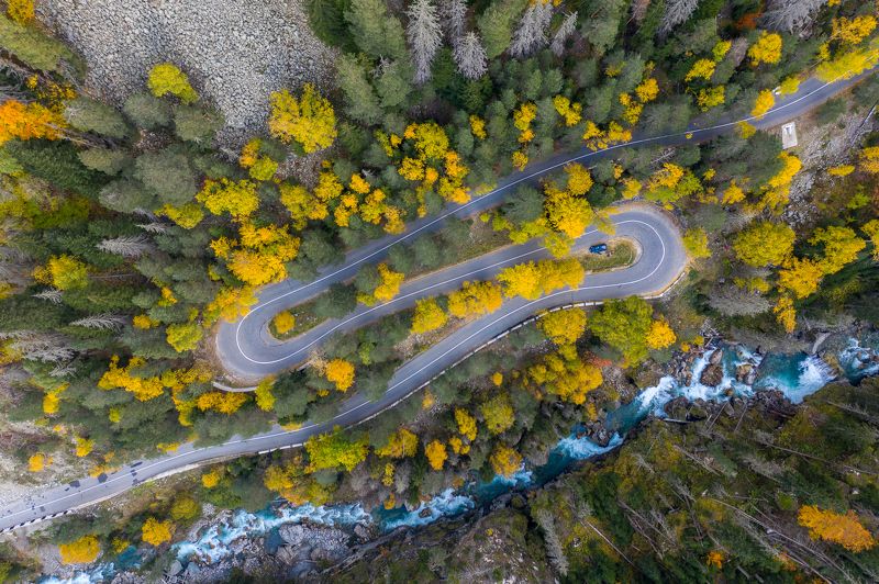 осень, дорога, горы, река, серпантин Осенний серпантинphoto preview