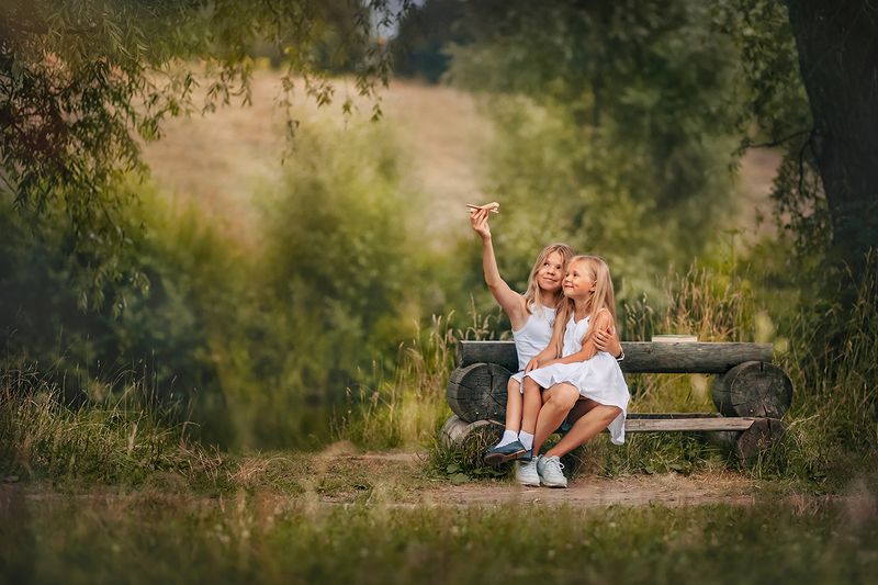 лето, природа, дети, девочка Сестричкиphoto preview