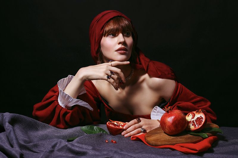Ренессанс, Возрождение, Постановочное фото, Жанровый портрет, Девушка с гранатом, Натюрморт, Средневековье Ренессансphoto preview