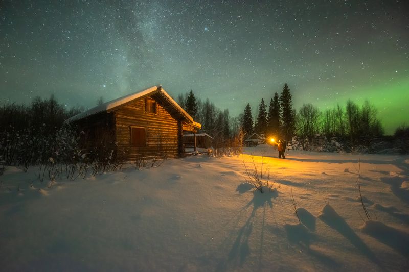 лес, куртяево, севеное сияние, избушка, ночь, днинная экспозиция У лесного зимовьяphoto preview