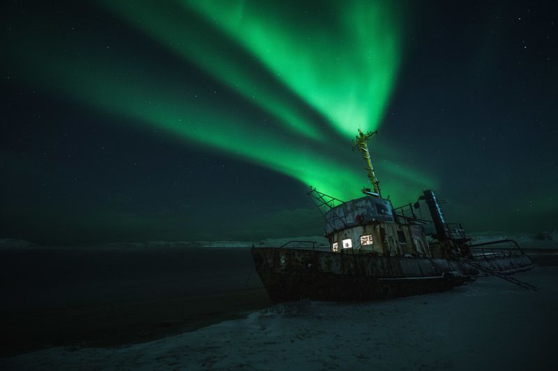россия, мурманская область, кольский полуостров, пейзаж, природа, зима, заполярье, ночь, баренцево море, корабль, северное сияние, аврора Аврораphoto preview