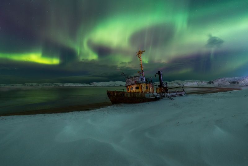 море, северное сияние, снег, корабль, аврора, зима Потерянныйphoto preview