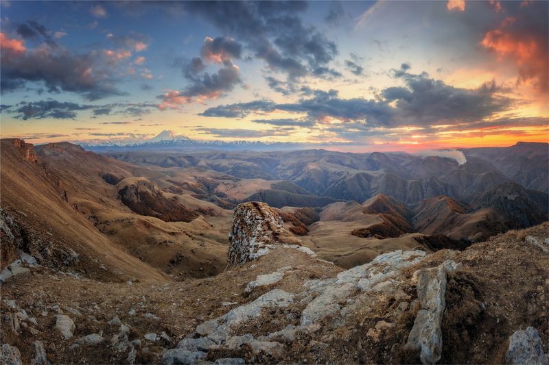 Эльбрус в вечернем свете.photo preview