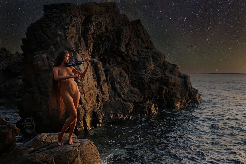 Violine, Felsen, Meer kleine Nachtmusikphoto preview