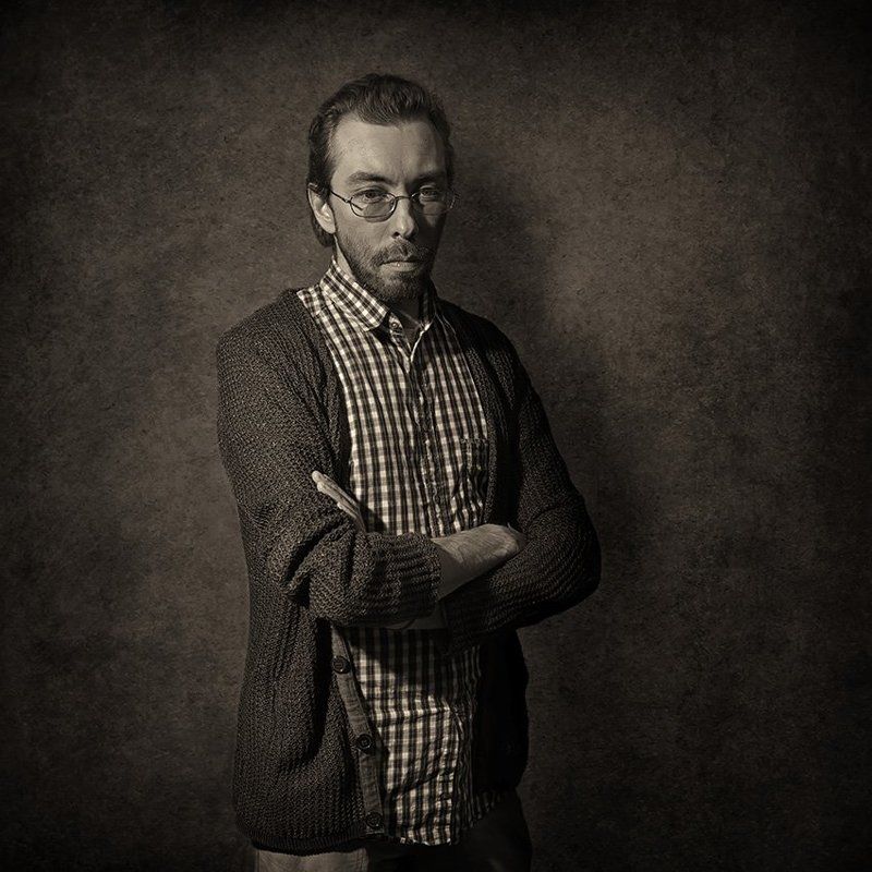 Мужской портретphoto preview